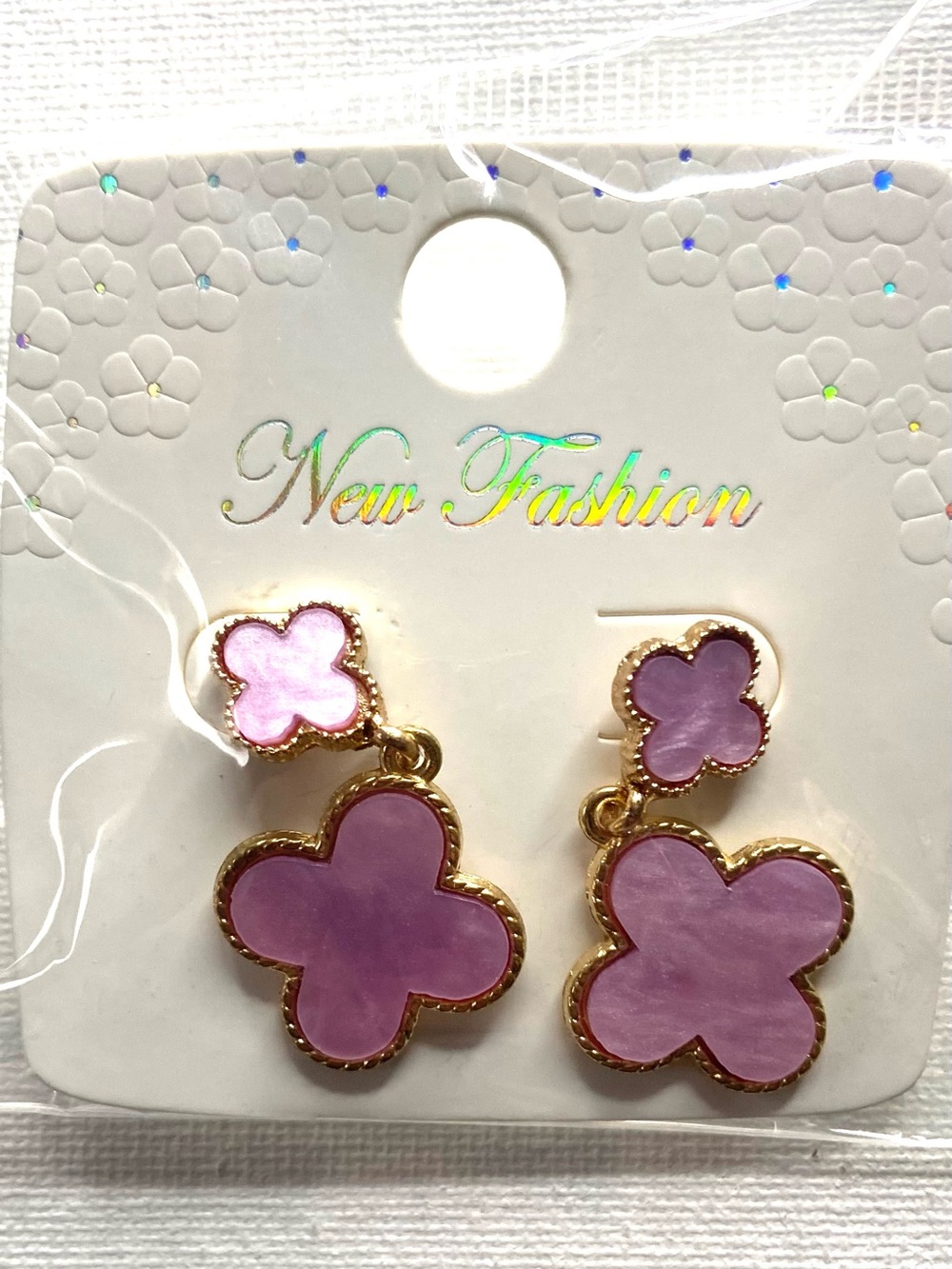 💕 Pink Clover Drop Earrings – Gold Tone – New